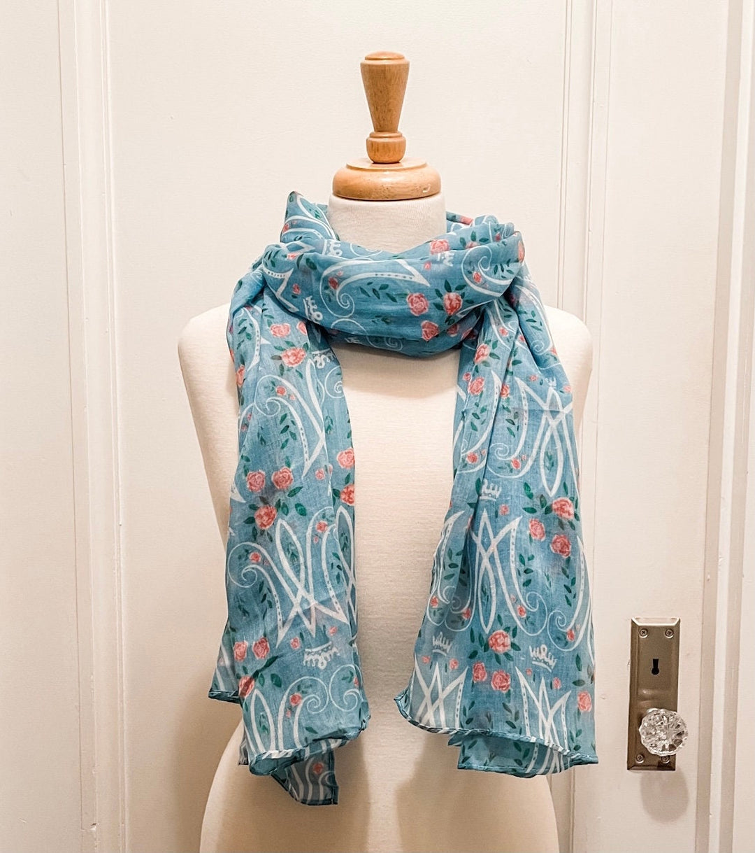 Auspice Maria Catholic Scarf | Blessed Mother Veil with Miraculous Medal